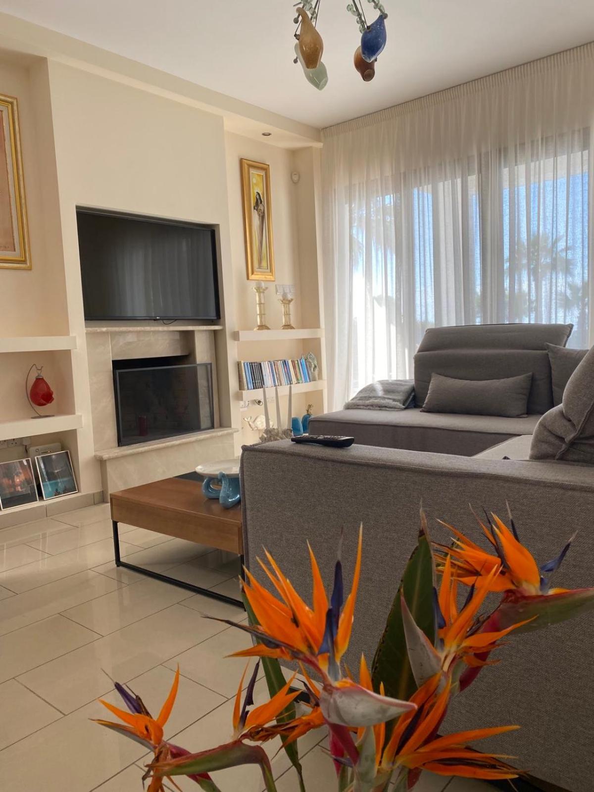 Ionion Beachfront Villa ไอยานาปา ภายนอก รูปภาพ