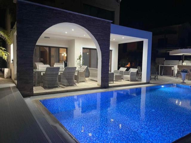 Ionion Beachfront Villa ไอยานาปา ภายนอก รูปภาพ