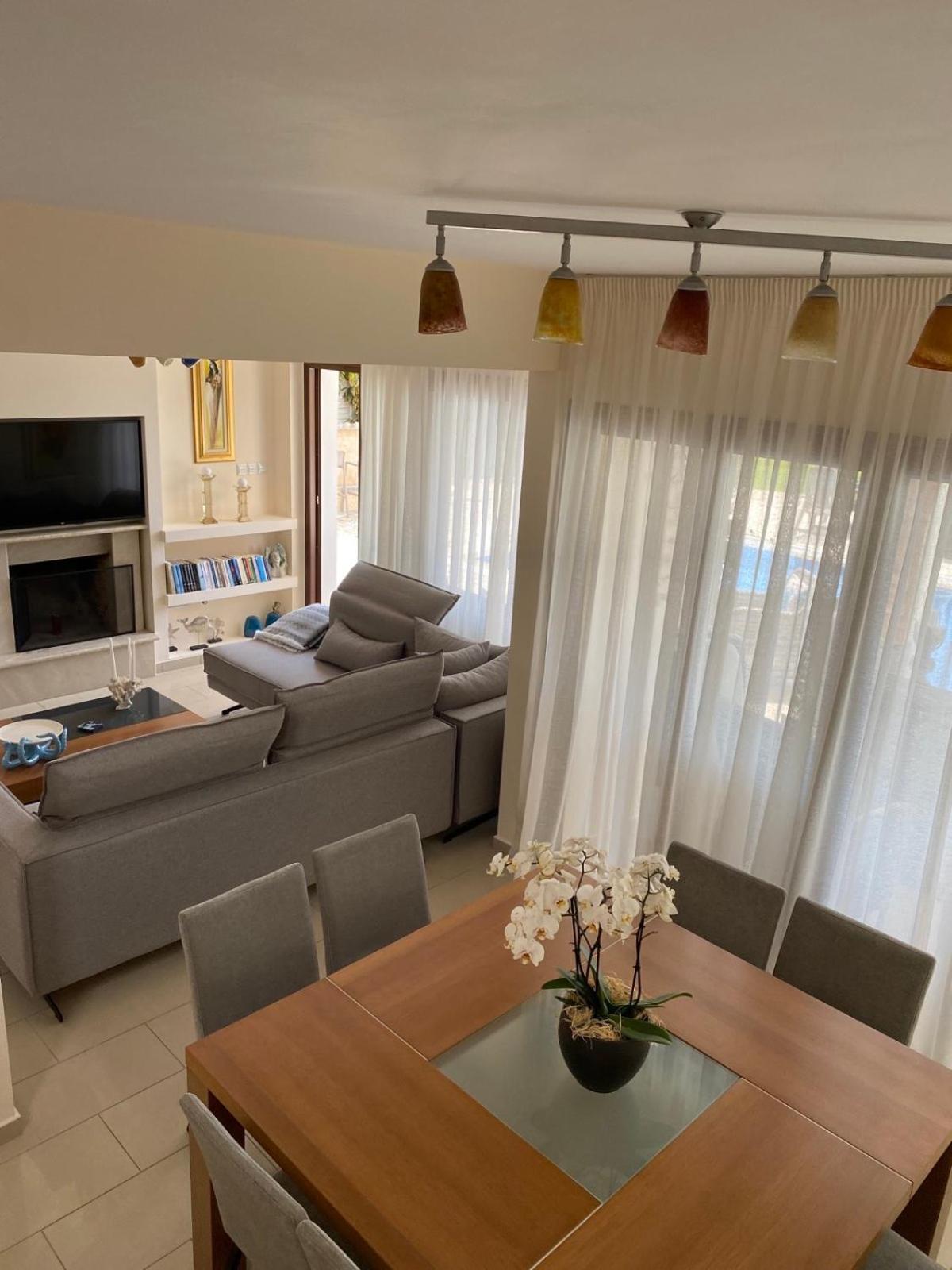 Ionion Beachfront Villa ไอยานาปา ภายนอก รูปภาพ
