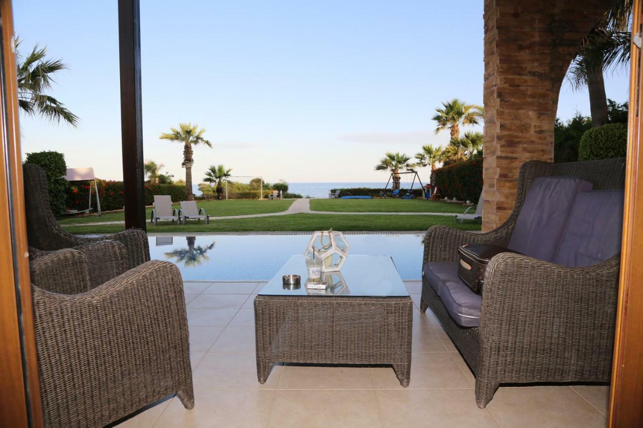 Ionion Beachfront Villa ไอยานาปา ภายนอก รูปภาพ