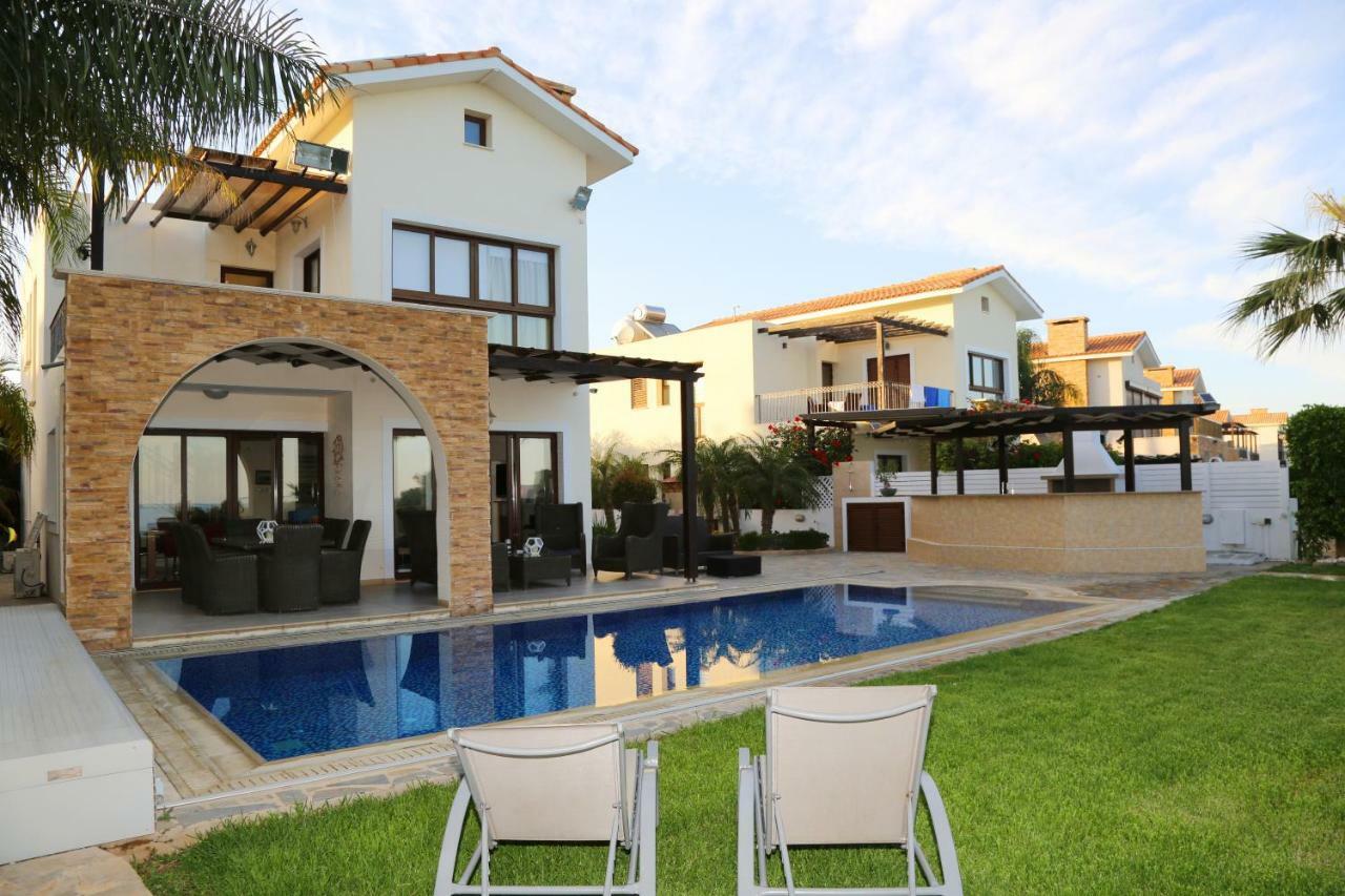 Ionion Beachfront Villa ไอยานาปา ภายนอก รูปภาพ